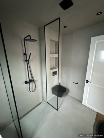 3rd-Floor---Bathroom---3 Medium.jpeg